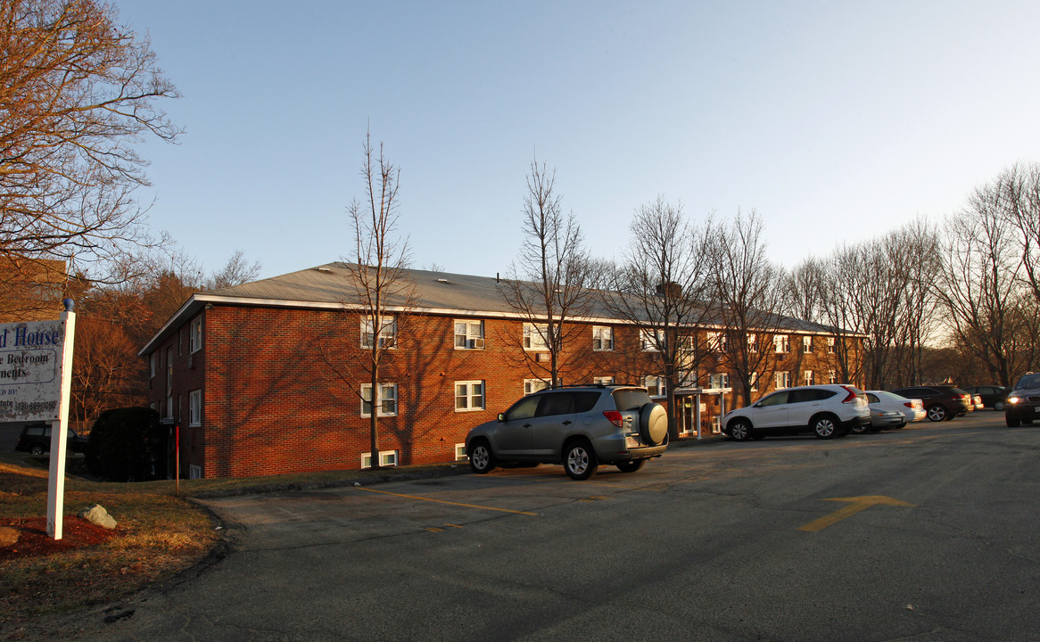 Overlook House in Waltham, MA - Building Photo