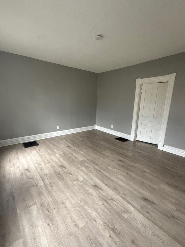 26 E Main St in West Carrollton, OH - Building Photo - Building Photo