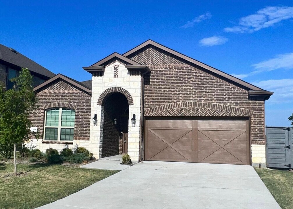 7401 Hawthorne Wy in Krugerville, TX - Foto de edificio