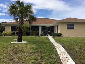 15140 Lyneburg Ave in Venice, FL - Building Photo - Building Photo
