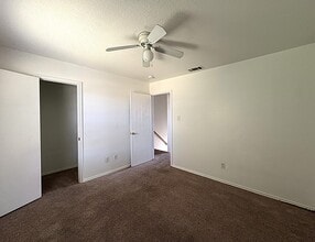 5709 Redstone Dr, Unit A in Killeen, TX - Foto de edificio - Building Photo