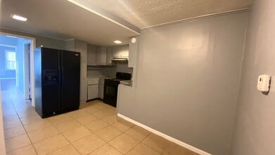 3912 N Atlantic Ave in Peoria Heights, IL - Building Photo - Building Photo