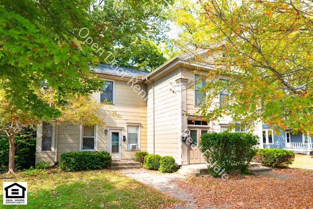 1335 S Jackson St in Auburn, IN - Building Photo