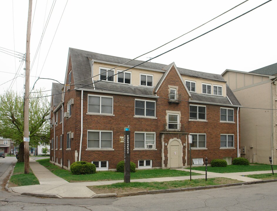 47 E Frambes Ave in Columbus, OH - Building Photo