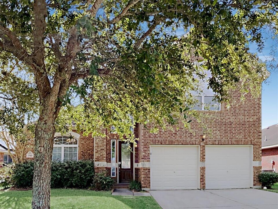 1940 Haven Springs Ln in Richmond, TX - Building Photo