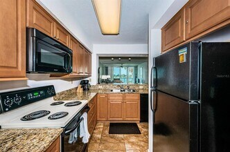 5801 Bahia Del Mar Cir N in St. Petersburg, FL - Building Photo - Building Photo