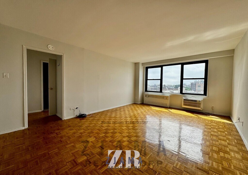 160 Parkside Ave in Brooklyn, NY - Building Photo