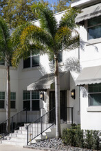 Bay Villa Place in Tampa, FL - Foto de edificio - Building Photo