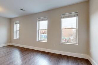 145 Cottage St in Boston, MA - Foto de edificio - Building Photo