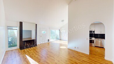 23 Woodpine Dr in Irvine, CA - Building Photo - Building Photo