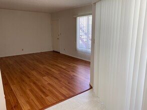 1009 N Hayworth Ave in West Hollywood, CA - Building Photo - Building Photo
