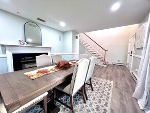 4 Cobblestone Ct in Naugatuck, CT - Building Photo - Building Photo