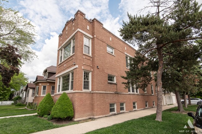 3301 N Kilbourn Ave in Chicago, IL - Building Photo - Building Photo