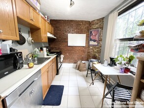 74 Hammond St, Unit 2 in Boston, MA - Building Photo - Building Photo