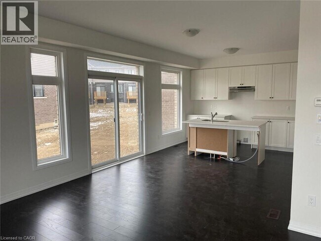 3 Pinnacle Ct in Hamilton, ON - Building Photo - Building Photo