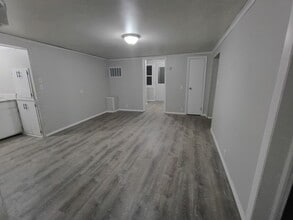 511 7th Ave N, Unit B in Wisconsin Rapids, WI - Foto de edificio - Building Photo