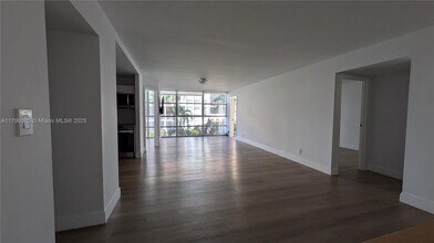 851 Three Islands Boulevard in Hallandale Beach, FL - Building Photo - Building Photo