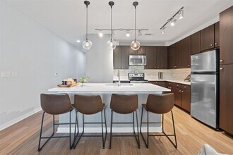 1900 Barton Springs Rd in Austin, TX - Building Photo - Building Photo