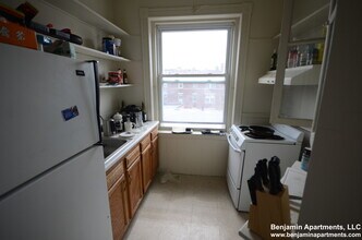 1350 Commonwealth Ave, Unit 19 in Boston, MA - Foto de edificio - Building Photo