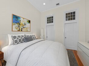 35 Saratoga St, Unit 2 in Boston, MA - Foto de edificio - Building Photo