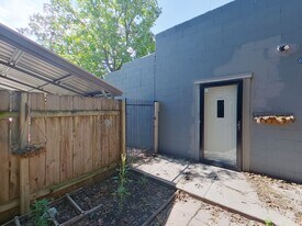 1927 W McCormick St in Wichita, KS - Building Photo