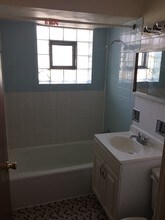1400 N 24th Ave in Melrose Park, IL - Foto de edificio - Interior Photo