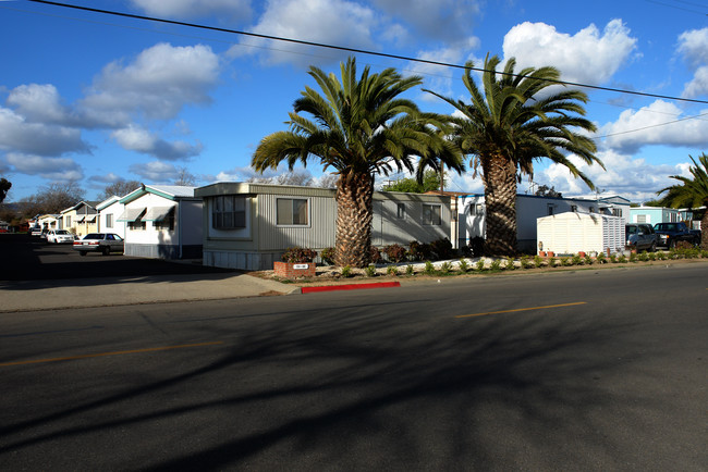 701 E Pine Ave in Lompoc, CA - Building Photo - Building Photo