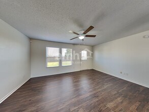 527 Bourneside Dr in Greenfield, IN - Building Photo - Building Photo