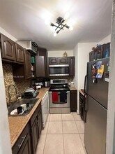 3536 NE 168th St in North Miami Beach, FL - Building Photo - Building Photo