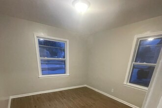 18406 Lewis Dr in Maple Heights, OH - Foto de edificio - Building Photo