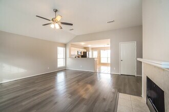 3722 Colleen Woods Cir in Houston, TX - Building Photo - Building Photo