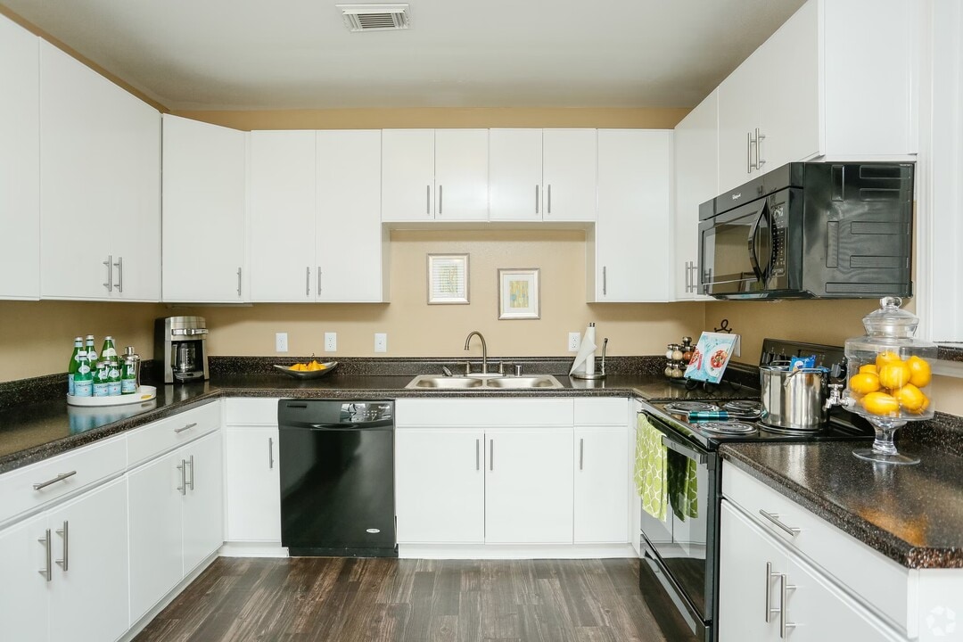 5101 Martin Luther King Blvd in Houston, TX - Building Photo
