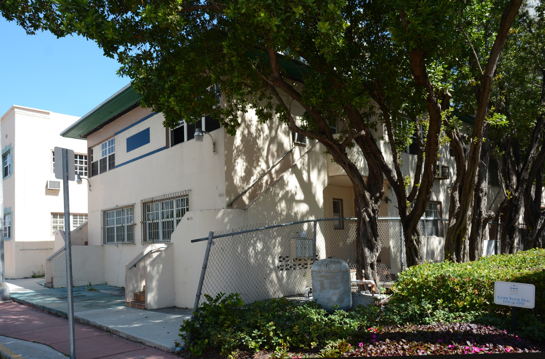 6055 Indian Creek Dr in Miami Beach, FL - Foto de edificio