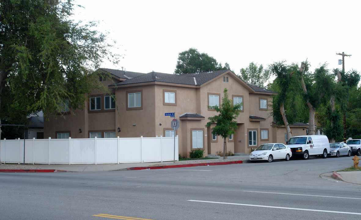 5550 Allott Ave in Van Nuys, CA - Building Photo