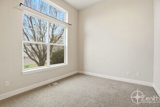 15205 NE 102nd Way in Vancouver, WA - Foto de edificio - Building Photo