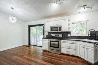 12100 Silver Maple Dr in Waldorf, MD - Building Photo - Building Photo