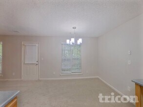 7913 Four Oaks Ct in Union City, GA - Building Photo - Building Photo