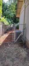 1496 NW Almira St in Roseburg, OR - Building Photo - Building Photo