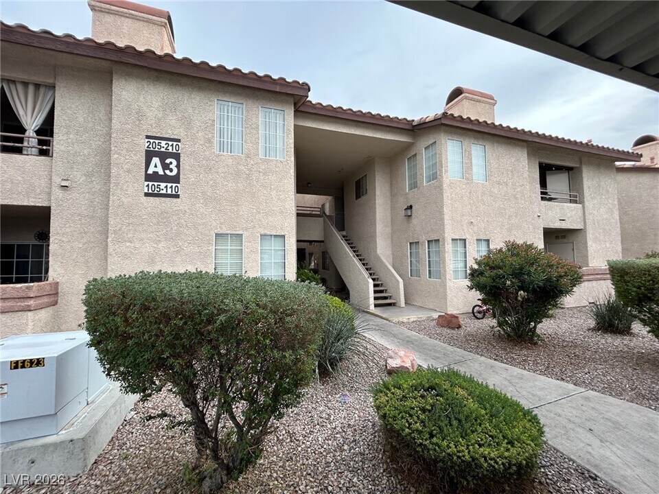 6500 W Lake Mead Blvd in Las Vegas, NV - Foto de edificio