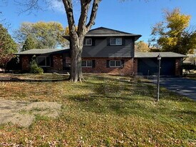 26264 Greythorne Trail in Farmington Hills, MI - Building Photo