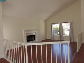 2190 Canyon Crest Ave in San Ramon, CA - Building Photo - Building Photo