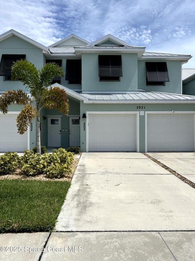 property at 3931 Playa Del Sol Dr