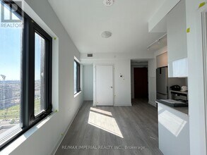 2920-2920 Hwy 7 in Vaughan, ON - Building Photo - Building Photo