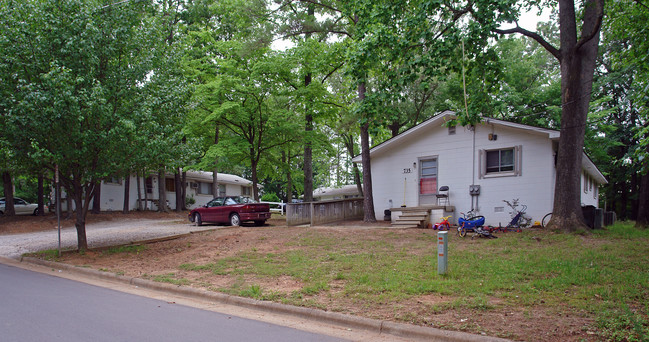 721-735 Chappell Dr in Raleigh, NC - Building Photo - Building Photo