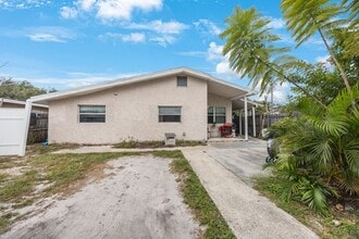 4540 41st Ave N in St. Petersburg, FL - Building Photo - Building Photo