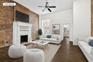 10 W 87th St in New York, NY - Building Photo