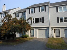 14 Shoal Creek Rd in Hudson, NH - Building Photo