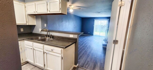 9510 Olde Towne Row in Dallas, TX - Building Photo - Building Photo