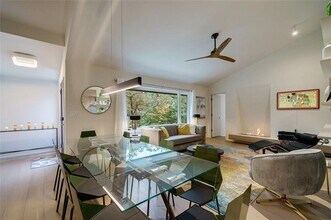 390 Windsor Pkwy in Sandy Springs, GA - Building Photo - Building Photo