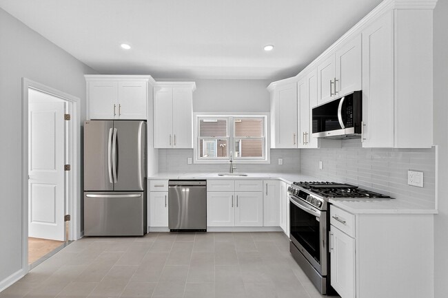 204 John F. Kennedy Blvd in Bayonne, NJ - Building Photo - Building Photo